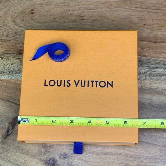 Louis Vuitton Box, Dust Bag and Shopping Bag - Picture 3 of 13